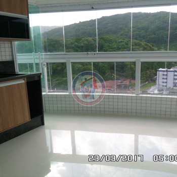 Apartamento em Mongaguá, bairro Centro