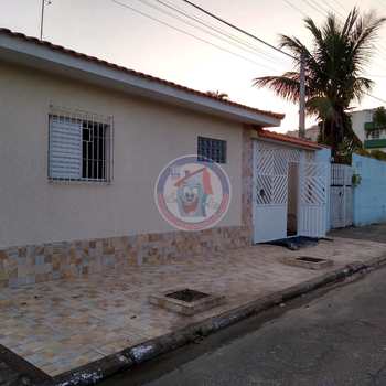 Casa em Praia Grande, bairro Solemar