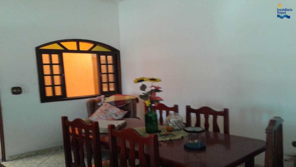 Casa Comercial em Ubatuba, no bairro Ipiranguinha