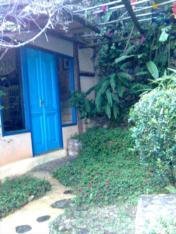 Casa em Ubatuba, no bairro Almada