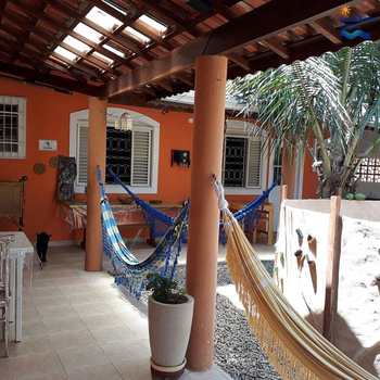 Casa em Ubatuba, bairro Perequê Açu