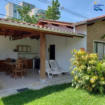 Casa em Ubatuba, bairro Itagua