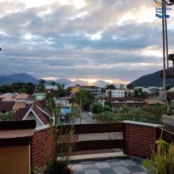 Cobertura em Ubatuba, bairro Itagua