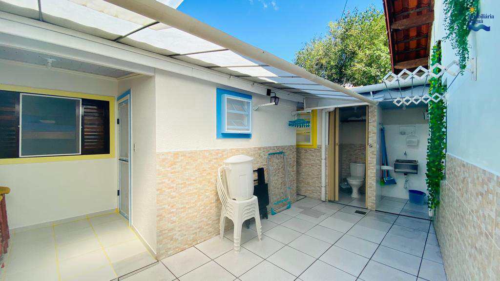 Casa em Ubatuba, no bairro Lázaro