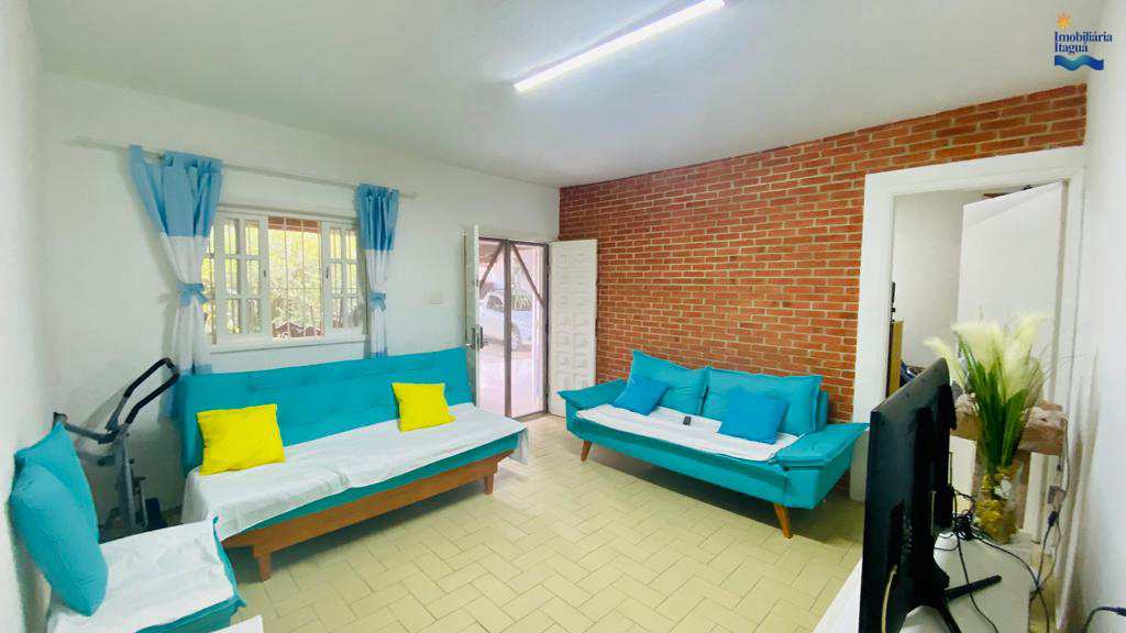Casa em Ubatuba, no bairro Lázaro