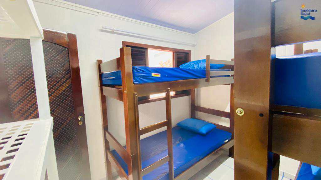 Casa em Ubatuba, no bairro Lázaro