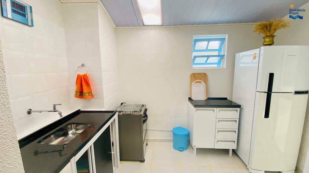 Casa em Ubatuba, no bairro Lázaro