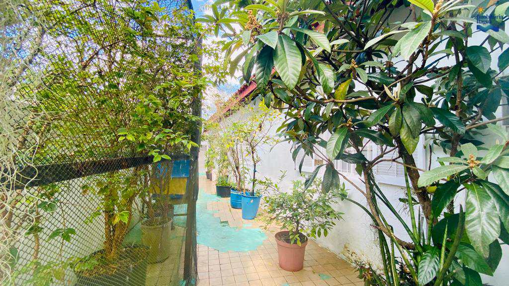 Casa em Ubatuba, no bairro Lázaro