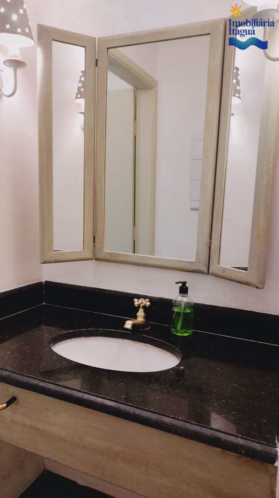 Casa em Ubatuba, no bairro Parque Vivamar