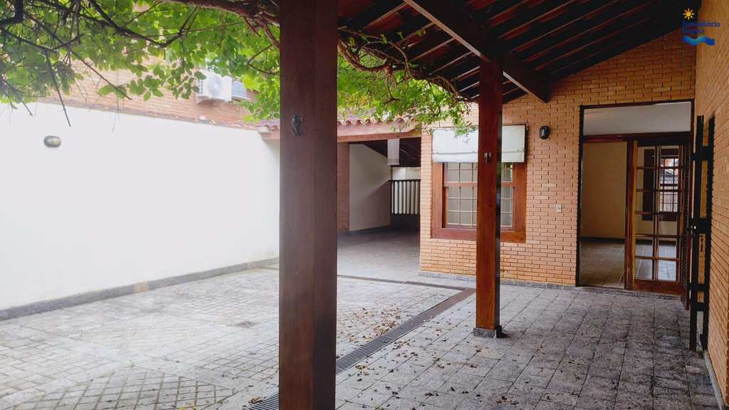 Casa em Ubatuba, no bairro Parque Vivamar