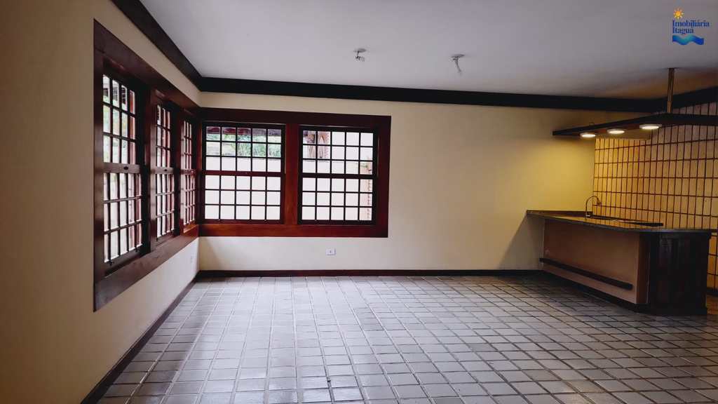Casa em Ubatuba, no bairro Parque Vivamar