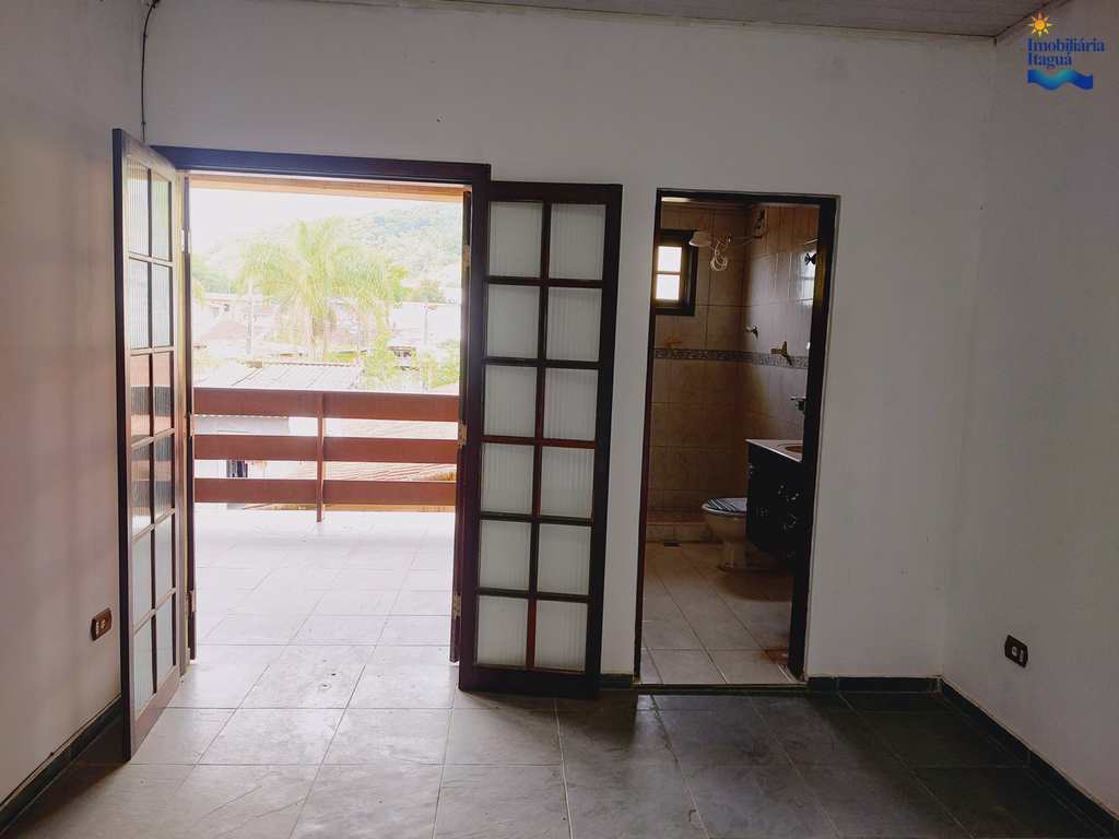 Casa em Ubatuba, no bairro Sumidouro