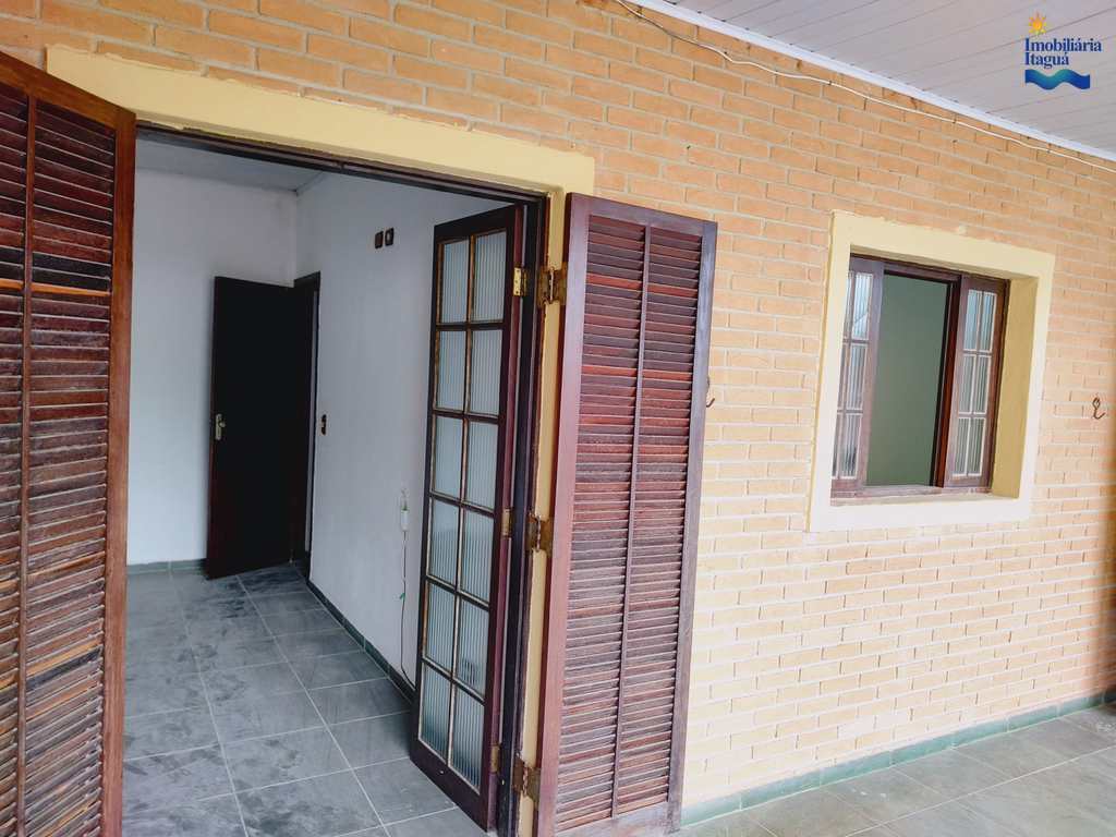 Casa em Ubatuba, no bairro Sumidouro