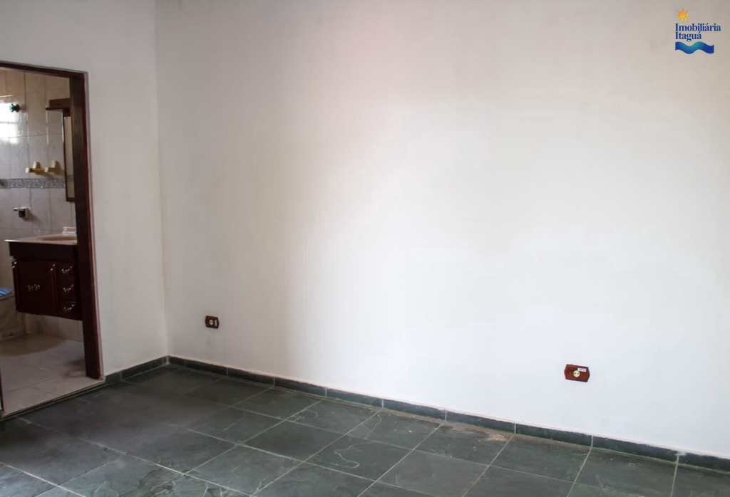 Casa em Ubatuba, no bairro Sumidouro