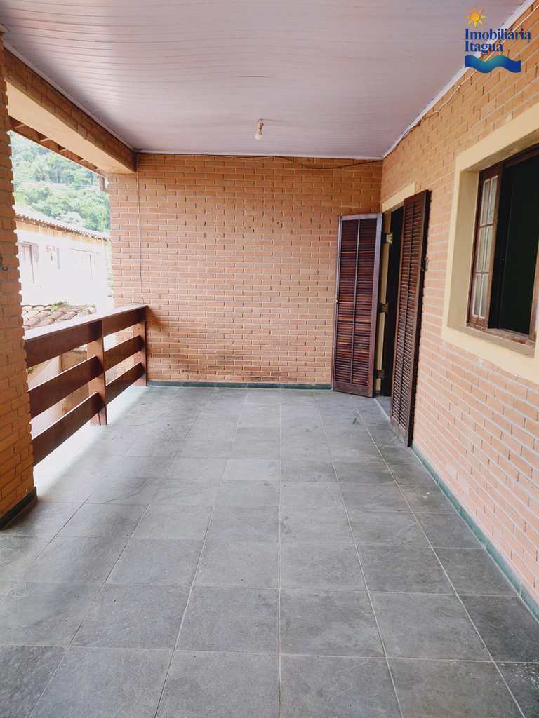Casa em Ubatuba, no bairro Sumidouro
