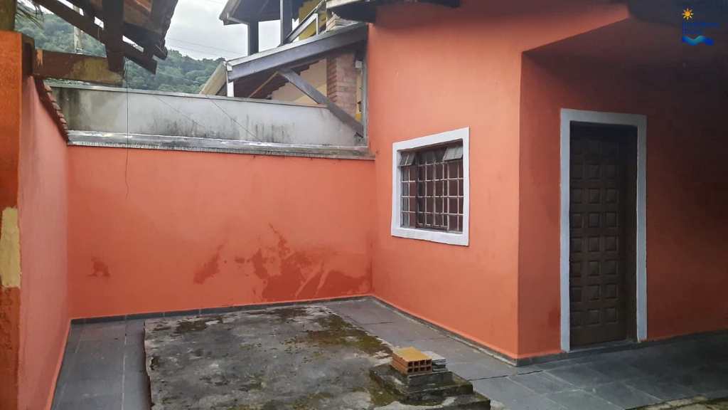 Casa em Ubatuba, no bairro Sumidouro