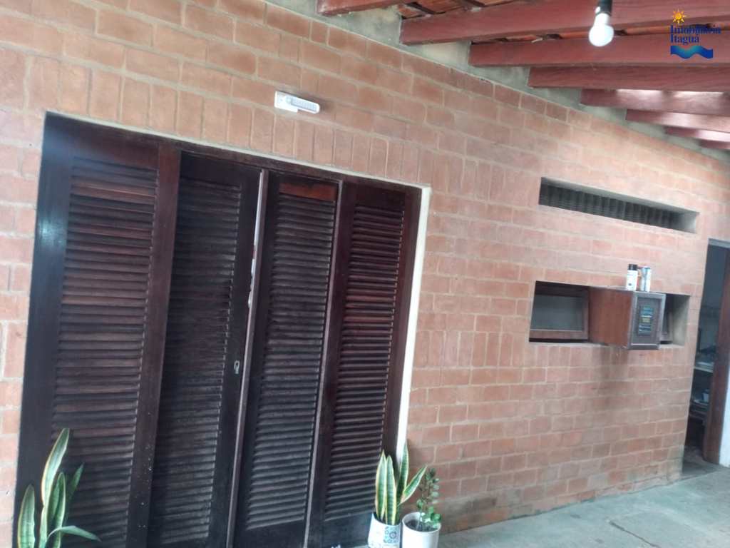 Casa em Ubatuba, no bairro Perequê Açu