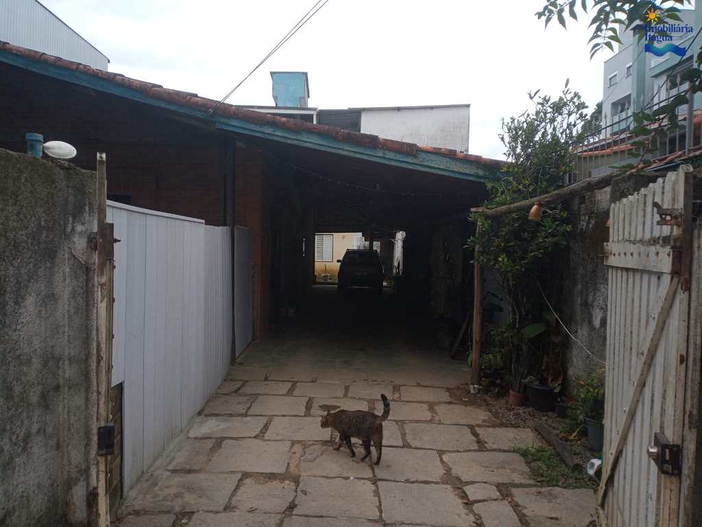 Casa em Ubatuba, no bairro Perequê Açu