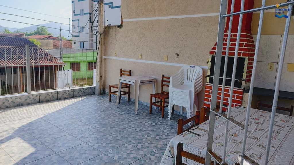 Casa em Ubatuba, no bairro Perequê Açu
