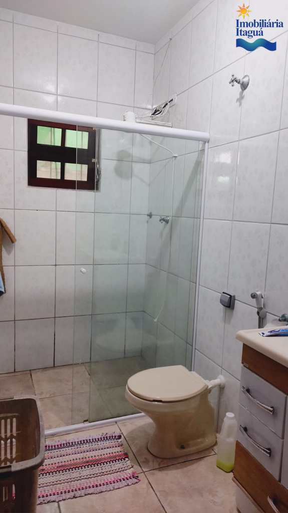 Casa em Ubatuba, no bairro Perequê Açu