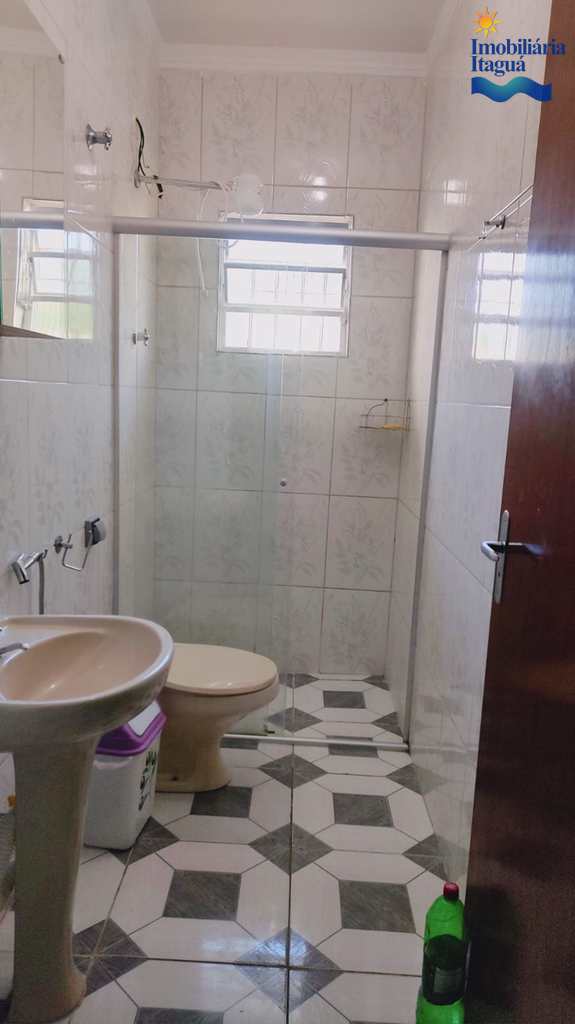 Casa em Ubatuba, no bairro Perequê Açu