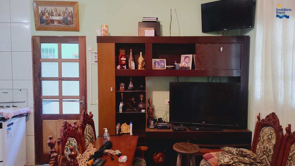 Casa em Ubatuba, no bairro Perequê Açu