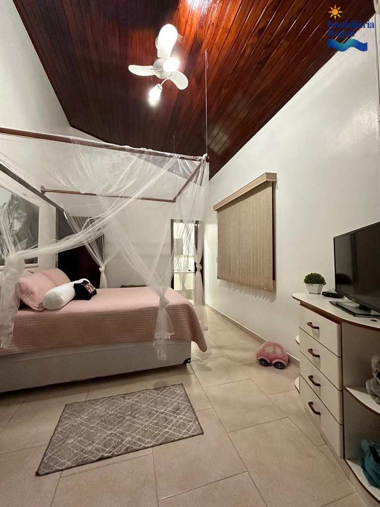 Casa em Ubatuba, no bairro Horto Florestal