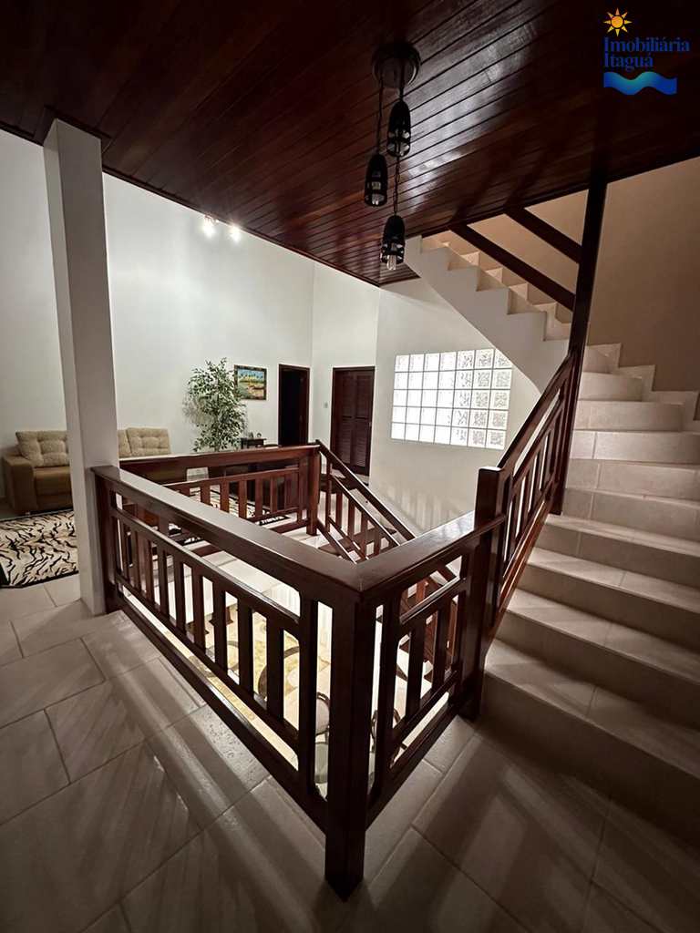 Casa em Ubatuba, no bairro Horto Florestal