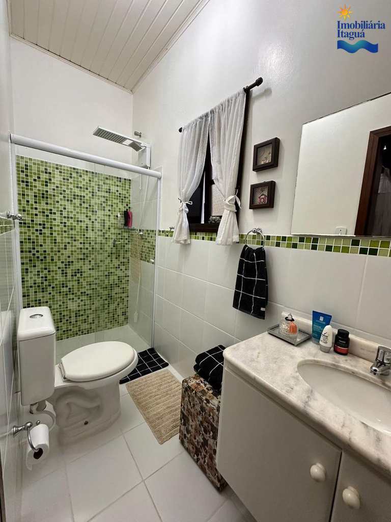 Casa em Ubatuba, no bairro Horto Florestal