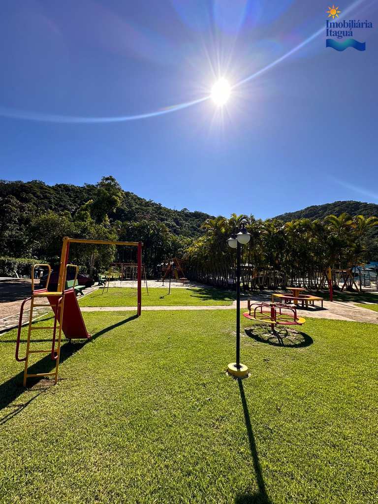 Casa em Ubatuba, no bairro Horto Florestal
