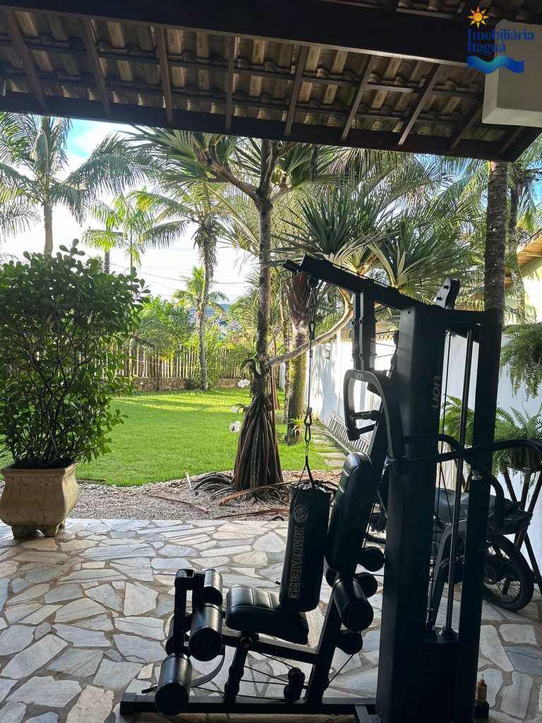 Casa em Ubatuba, no bairro Horto Florestal