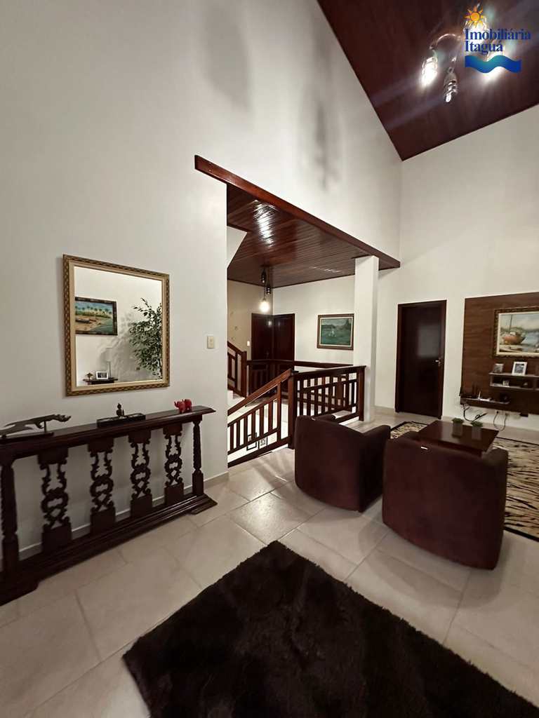 Casa em Ubatuba, no bairro Horto Florestal