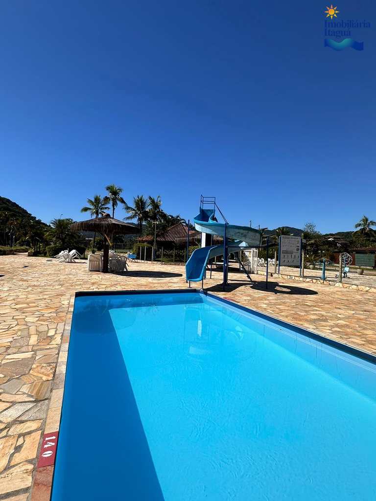Casa em Ubatuba, no bairro Horto Florestal