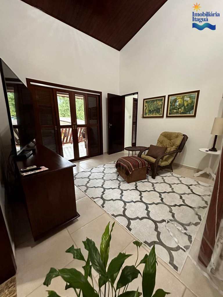 Casa em Ubatuba, no bairro Horto Florestal