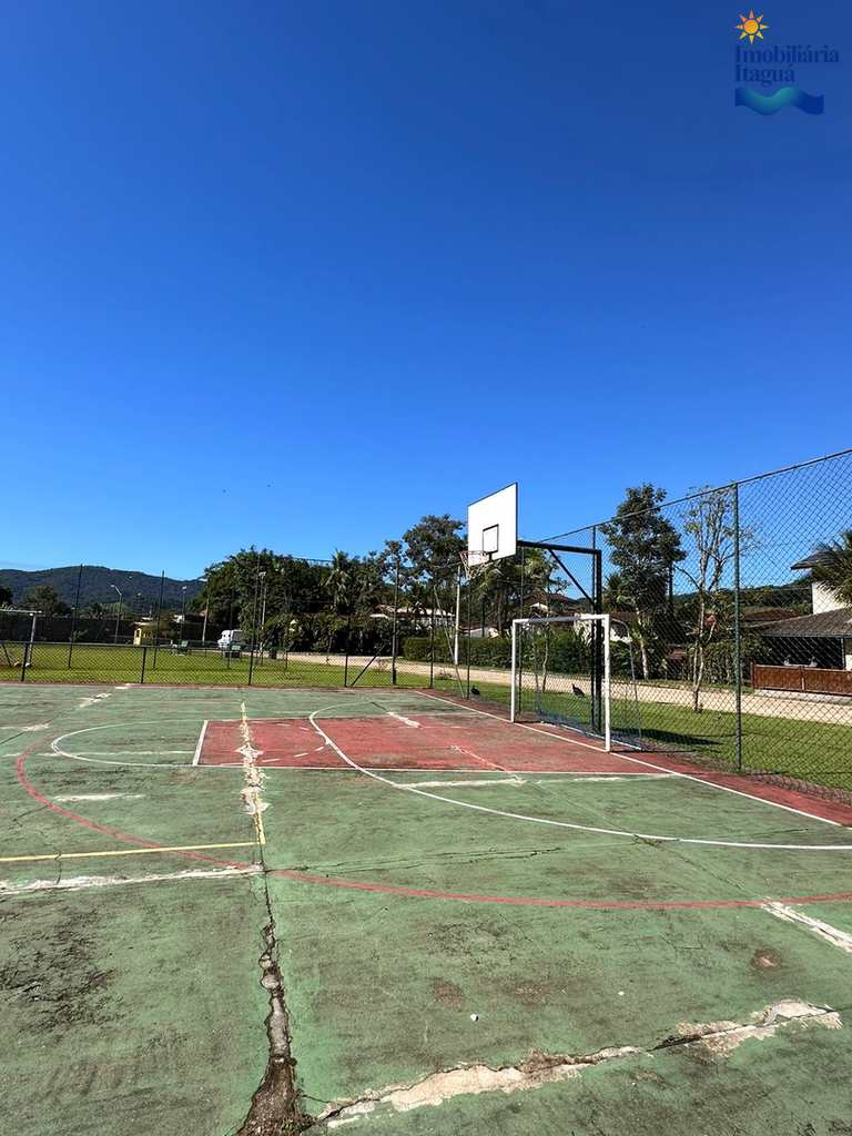 Casa em Ubatuba, no bairro Horto Florestal