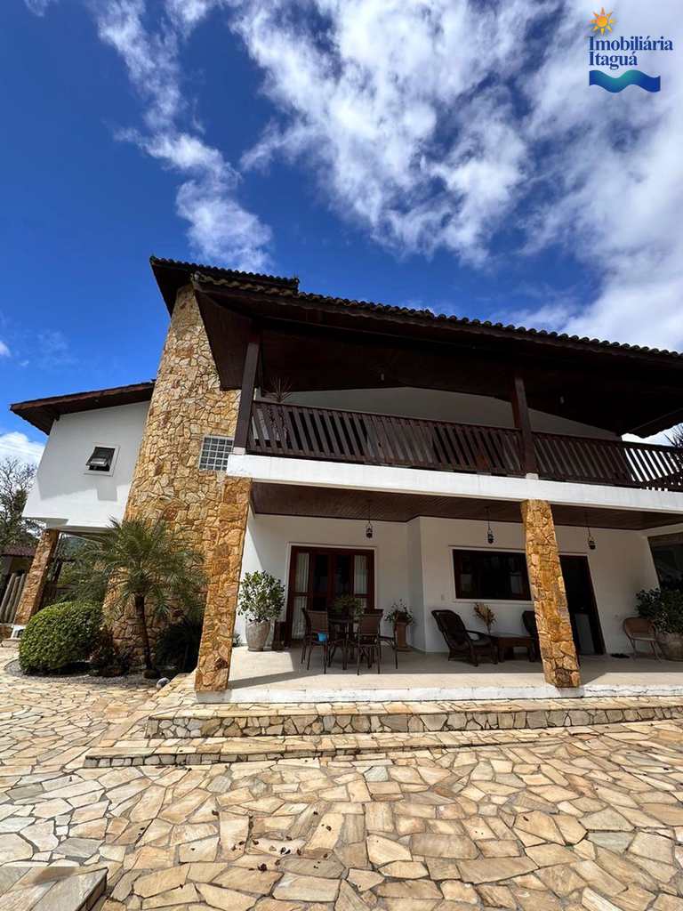 Casa em Ubatuba, no bairro Horto Florestal
