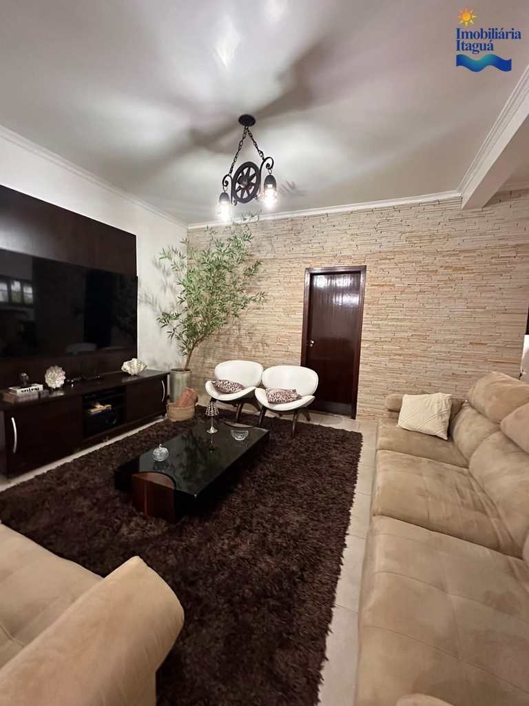 Casa em Ubatuba, no bairro Horto Florestal