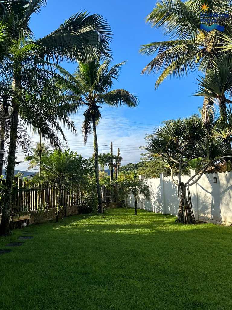 Casa em Ubatuba, no bairro Horto Florestal