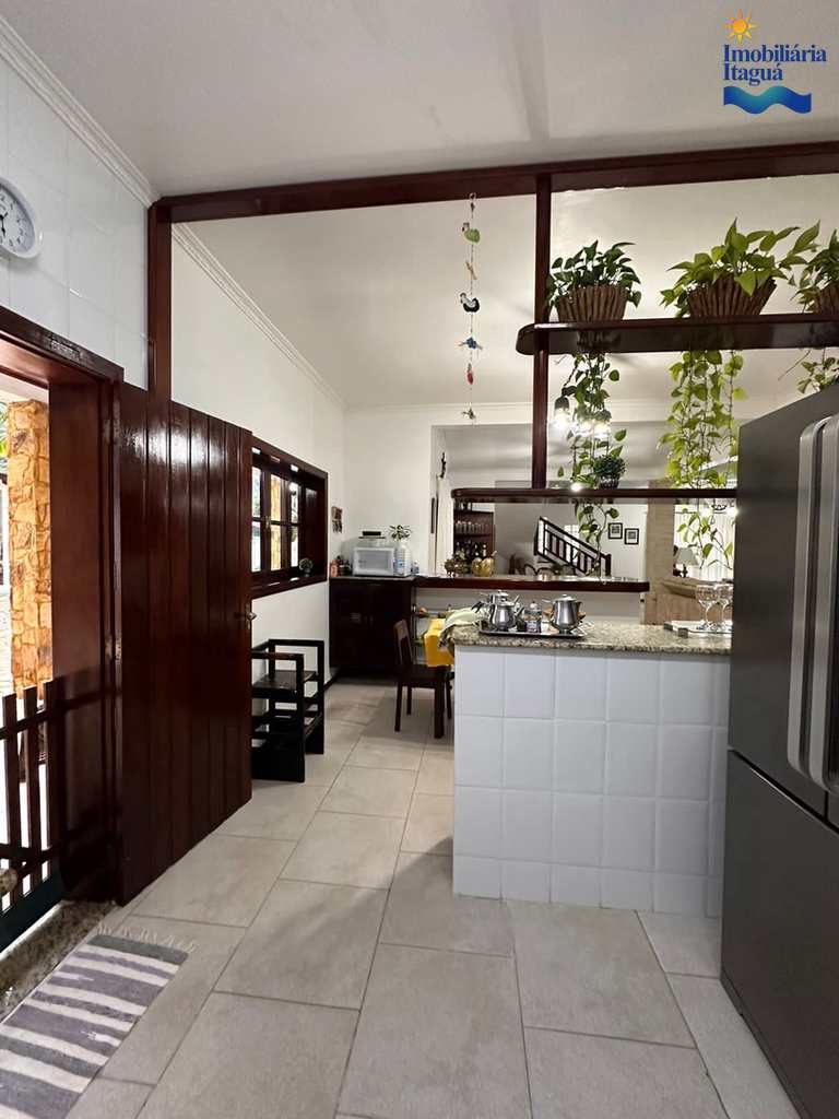 Casa em Ubatuba, no bairro Horto Florestal