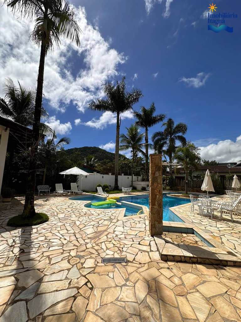 Casa em Ubatuba, no bairro Horto Florestal