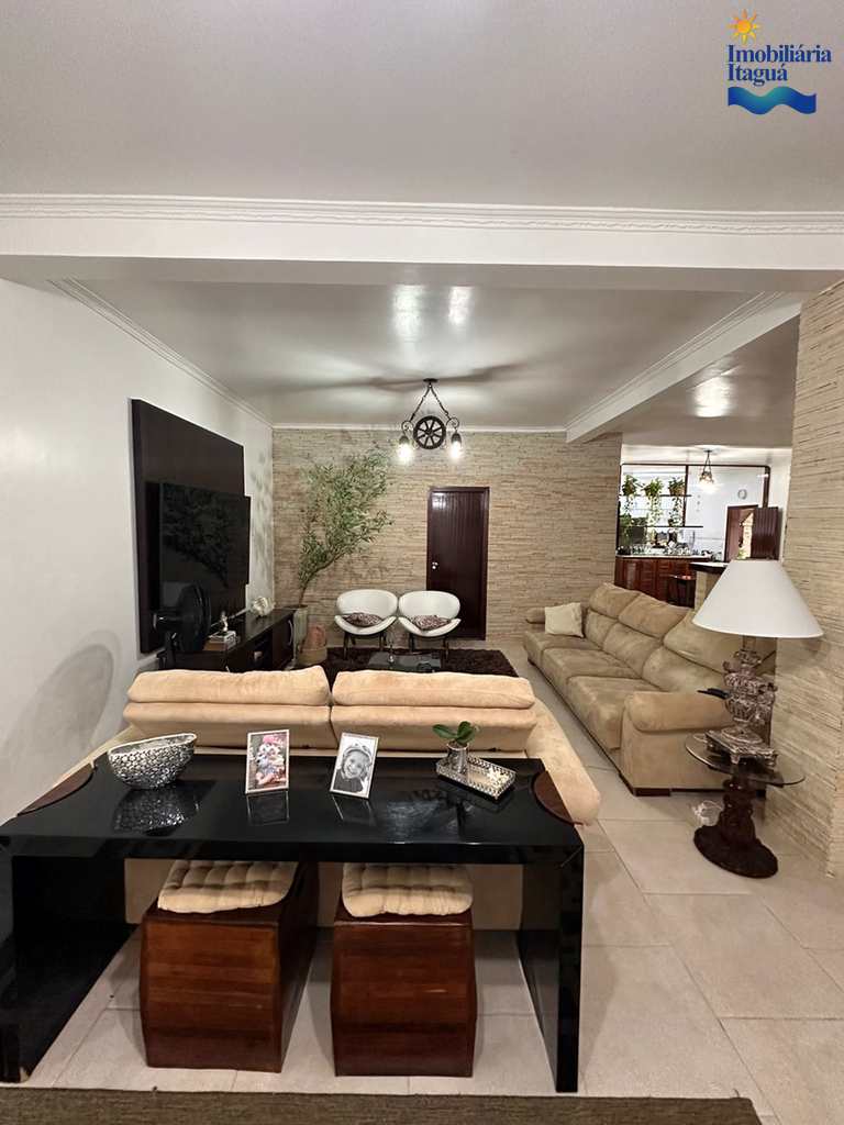 Casa em Ubatuba, no bairro Horto Florestal