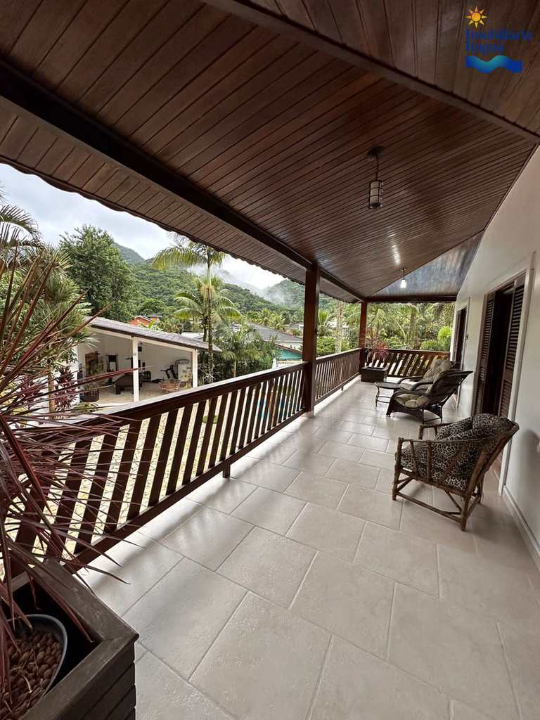 Casa em Ubatuba, no bairro Horto Florestal