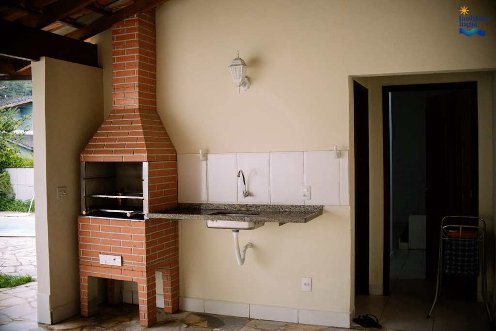 Casa em Ubatuba, no bairro Horto Florestal