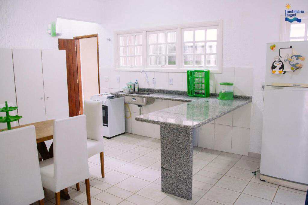 Casa em Ubatuba, no bairro Horto Florestal