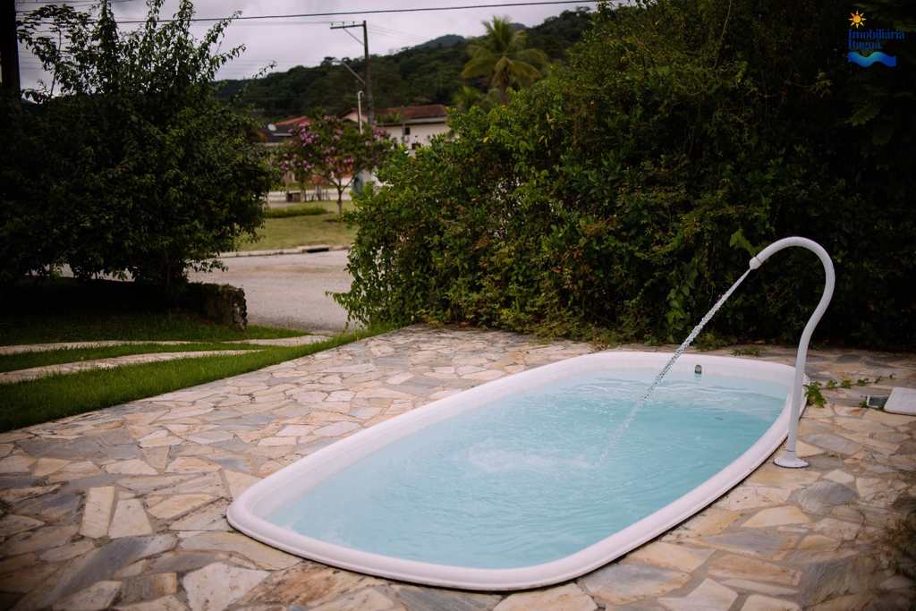Casa em Ubatuba, no bairro Horto Florestal