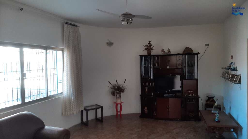 Casa em Ubatuba, no bairro Itagua