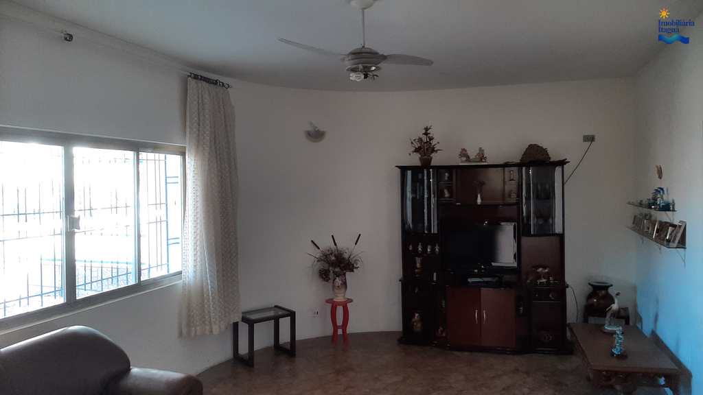Casa em Ubatuba, no bairro Itagua