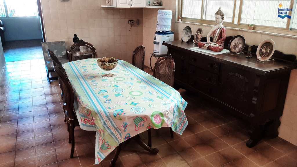 Casa em Ubatuba, no bairro Itagua