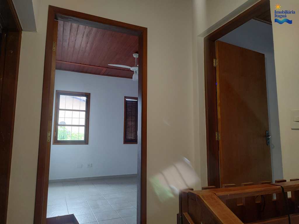 Casa em Ubatuba, no bairro Parque Vivamar