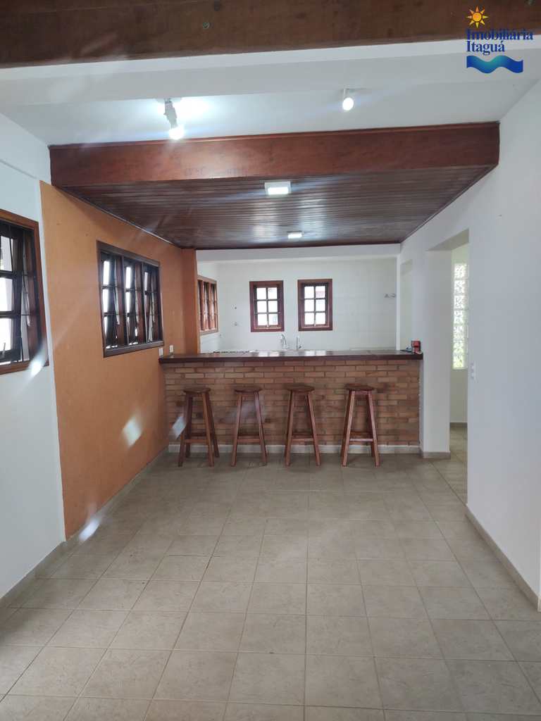 Casa em Ubatuba, no bairro Parque Vivamar